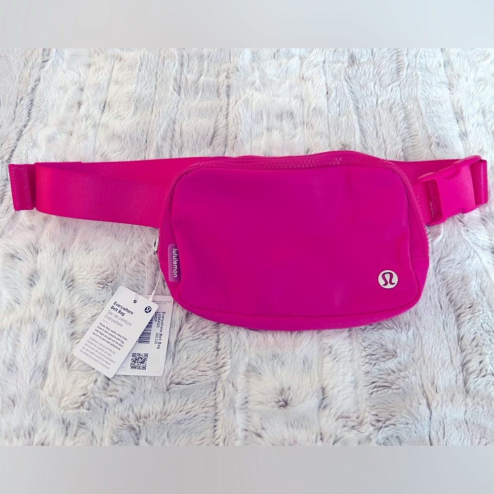 Lululemon 1L belt bag